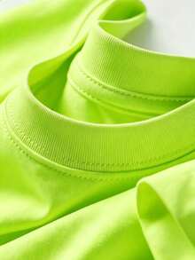 Nuova Collezione Estate 2026: T-shirt da donna 100% cotone con stampa dalmata, motivo creativo vintage 'Fascia per capelli rossa a pois e occhiali da sole dalmata'. - Verde neon - Visualizzare 4