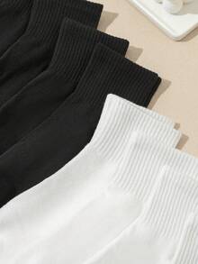 10 Pares de Meias Esportivas Femininas de Cano Médio, Respiráveis e de Cor Sólida para o Verão - Preto e Branco - Visão 4