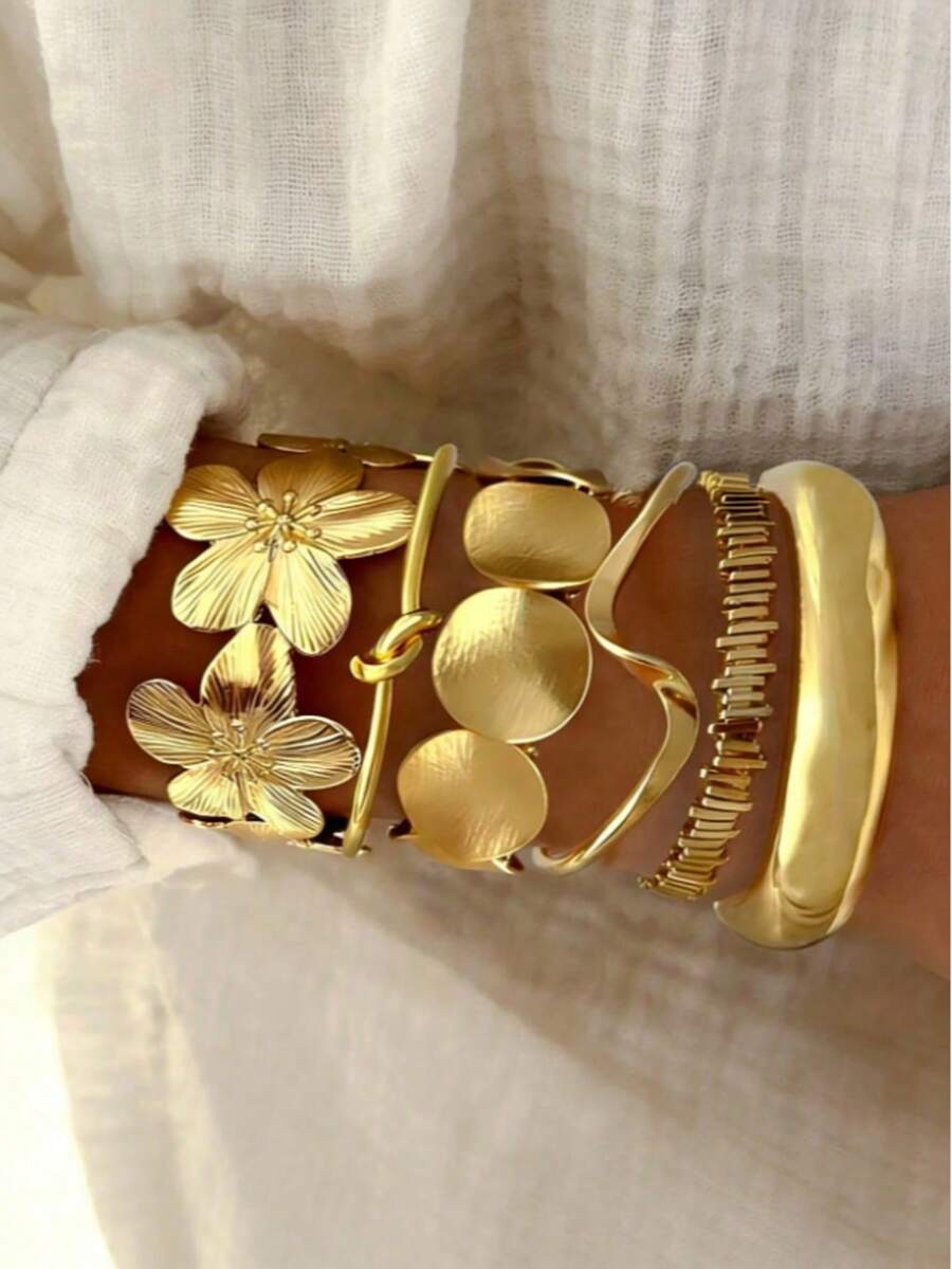 Juego de 6 pulseras de metal abiertas con diseño floral suave, disco redondo geométrico y capas de ondas - Dorado - Ver 1