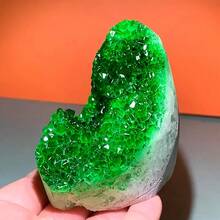 1 Rare Green Quartz Crystal Cluster, Mineral Crystal Cave Specimen, Independent Free-Form Shape, Creative Gift And Collectible, Perfect Home Decor Art Collection, Unique Easter, Halloween, Christmas, Holiday Gift - Green - View 4