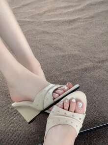 Women's Comfortable Height-Increasing Rivet Decor Solid Color Open Toe Mule Shoes Thick Sole Wedge Heel Sandals Slippers Minimalist Korean Style Daily Beach Summer Beige Faux Suede Wedge Mule Slippers - White - View 6
