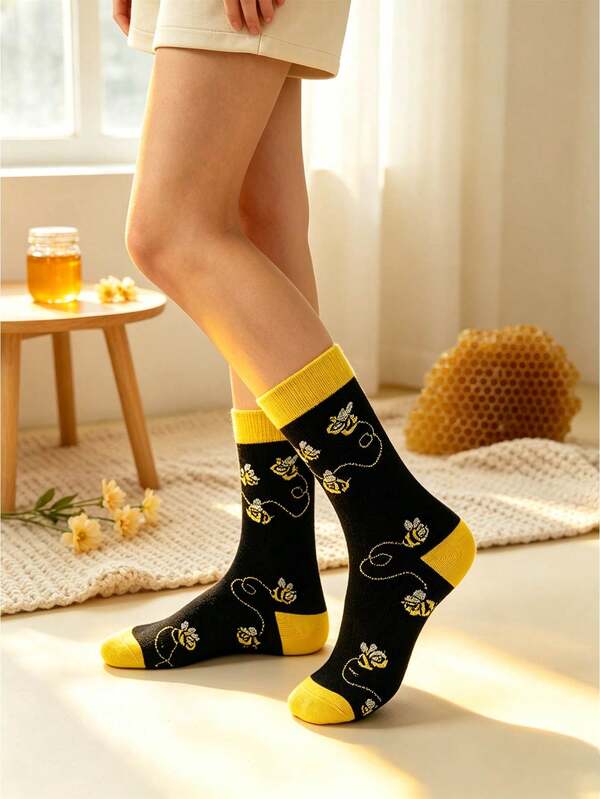 Random 5 Pairs Unisex Cute Bee Mushroom Candy Puppy Star Versatile Mid-Calf Socks All Season