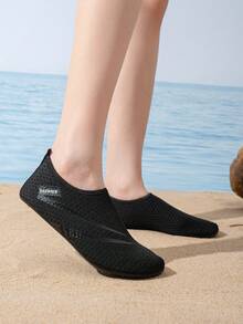 Children's Black Textured Water Shoes, Unisex Breathable Beach Water Shoes, Lightweight & Comfortable, For Seaside Play - Black - View 3