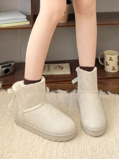 1 par de botas de nieve para mujer con suela gruesa color beige, botas de tobillo con forro térmico sin cordones, nuevo estilo de invierno con lazo de caña baja