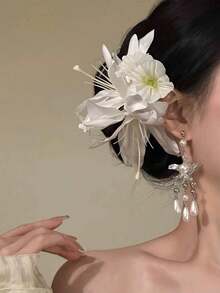 优雅时尚百合花造型侧夹发饰，适合日常佩戴，居家、学校、海滩、工作、派对、节日、生日、返校、新年、情人节、母亲节、圣诞节、婚礼、音乐节、毕业典礼等各种场合，四季皆宜，爪夹式设计，夏季、假期、旅行、发夹 - 白色 - 查看 4