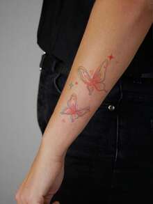 2 piezas de pegatinas de tatuaje temporal con mariposa de cinta fluida degradada arcoíris, tatuaje falso de acuarela pastel suave estilo coquette, decoración corporal romántica y dulce resistente al agua, tatuajes temporales a juego para el brazo superior de niñas, viral en Ins - Multicolor - Ver 5