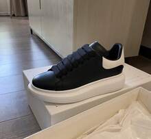 White MQ Wedge Sneakers With Black Heel Panel – Oversized Style Sneakers For Women And Men - 黑面白尾 - 查看 3