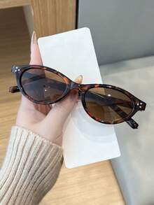 1 Pair Women's Oval PC Frame Vintage Transparent Tea Color Personalized Rivet Street Style Fashion Glasses - Leopard Tea - View 3