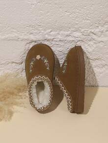 Unisex Kids Vintage Woven Trim Embroidered Slippers, Versatile Autumn/Winter Home Warm Slippers - Brown - View 2
