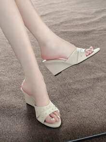 Women's Comfortable Height-Increasing Rivet Decor Solid Color Open Toe Mule Shoes Thick Sole Wedge Heel Sandals Slippers Minimalist Korean Style Daily Beach Summer Beige Faux Suede Wedge Mule Slippers - White - View 5