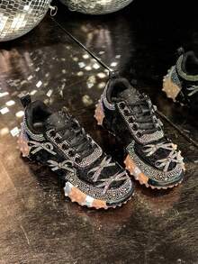 LiangJingJing Zapatos casuales rosas para mujer con patchwork de bloques de color, estilo de fiesta de moda, adornos de cristales artificiales, lentejuelas y gemas, zapatillas deportivas brillantes, adecuadas para gimnasio, exterior, todas las estaciones - Negro - Ver 5