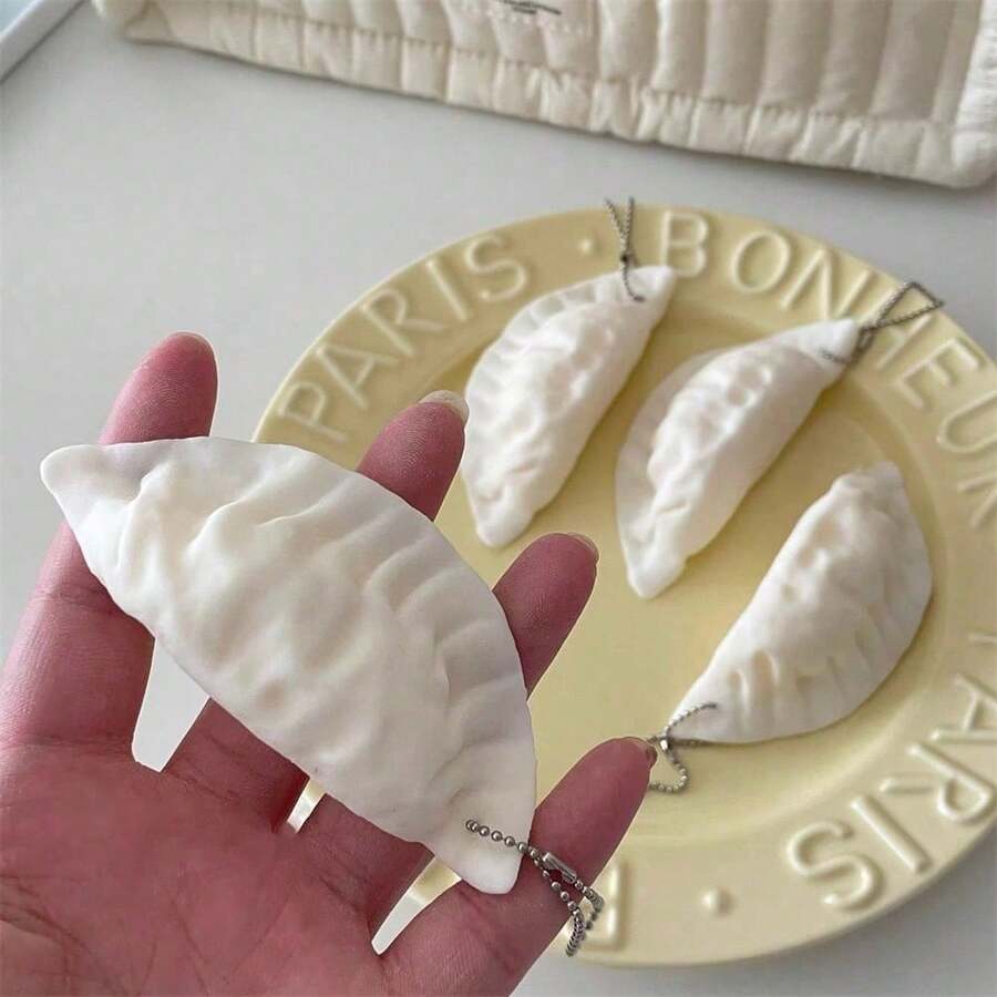 4 piezas de juguetes blandos y apretables con forma de dumpling realista y creativa, accesorios para aliviar el estrés, suministros para fiestas festivas, recuerdos de fiesta, decoración de escritorio, adecuados como regalos, obsequios de fiesta, colgantes para bolsos, regalos de cumpleaños