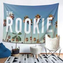 一款時尚輕盈的掛毯，靈感來自《The Rookie》創意獨特的設計。由耐用聚酯纖維製成，是裝飾客廳、臥室及其他家居空間的理想牆飾。 - 彩色 - 查看 5