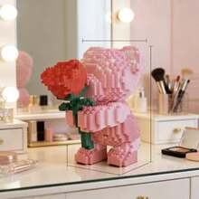 This 3800-Piece Building Block Romantic Bear, Holding A Single Rose, Is A Perfect Gift And An Excellent Choice For Couples And Parents. The Assembly Difficulty Is High. It Is A Perfect Gift For Christmas, Halloween, And The Back-To-School Season. - Multicolor - View 3