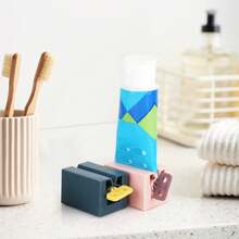1pc Plastic Manual Tube Squeezer With Wing-Shaped Handle, Durable And Easy To Use, Efficiently Empty Toothpaste/Lotion/Shampoo Bottle Residue Tool, Suitable For Bathroom/Kitchen/Travel/Home Organization, Perfect Back To School And Autumn Housewarming Gift, Suitable For Adults/Teens/College Students, Space-Saving (Tube Squeezer/Cosmetic Accessory/Bathroom Tool/Kitchen Gadget/Travel Essential/Organizer) - A - View 3