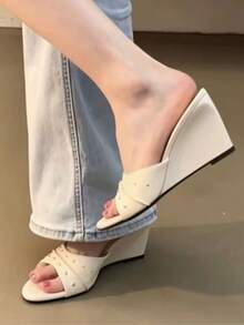 Women's Comfortable Height-Increasing Rivet Decor Solid Color Open Toe Mule Shoes Thick Sole Wedge Heel Sandals Slippers Minimalist Korean Style Daily Beach Summer Beige Faux Suede Wedge Mule Slippers - White - View 9