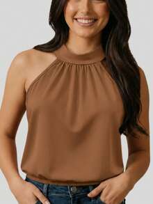 Blusa Feminina Gola Alta Halter Sem Mangas em Suplex Liso Elegante - Chocolate - Visão 8