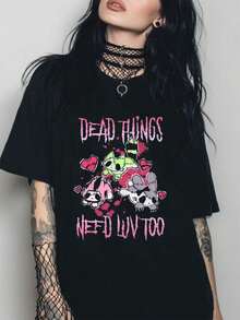 Ensemble d'été pour femmes Y2K Gothic Emo - T-shirt graphique à manches courtes avec impression 'Dead Things Need Love Too', orné de motifs de crânes et de cœurs, dans un style rétro grunge. - Noir - Voir 1