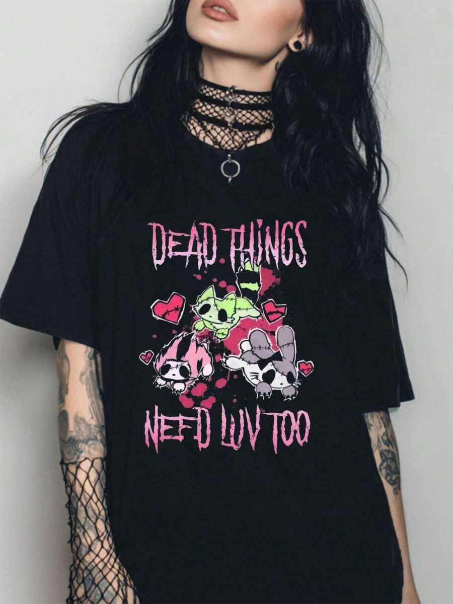 Ensemble d'été pour femmes Y2K Gothic Emo - T-shirt graphique à manches courtes avec impression 'Dead Things Need Love Too', orné de motifs de crânes et de cœurs, dans un style rétro grunge. - Noir - Voir 1