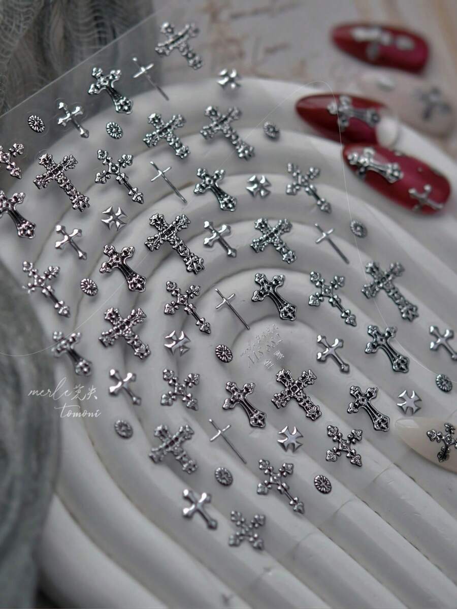 1 Peça Adesivo de Arte de Unhas de Metal Prateado 5D Vintage Escuro de Alta Qualidade com Decoração de Cruz, Base Azul, Decalque Decorativo 3D, Suprimentos para Design de Unhas DIY - Prata - Visão 1