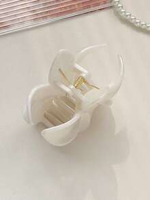 1pc Acrylic Plumeria Hair Claw Clip, White Pearl Luster 3D Petal Design, Elegant Sweet Women's Updo Hair Accessory, Fresh Elegant For Wedding, Party, Date, Daily, Face Washing, Makeup, Travel, Vacation, Photography - Multicolor - View 5
