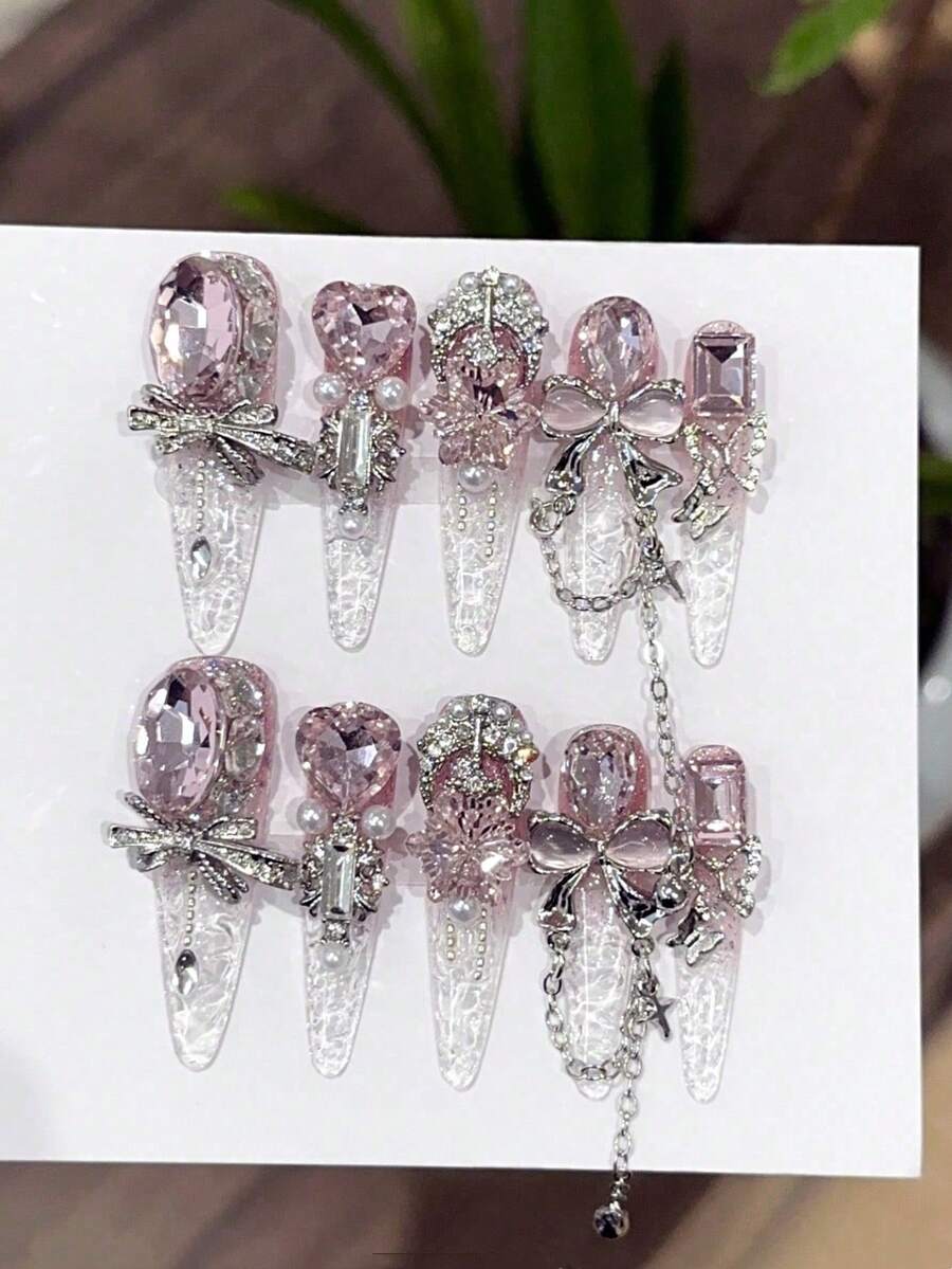 10 buah Kuku Palsu Tempel Buatan Tangan Motif Gradien Pink, Bentuk Mata Kucing, Hiasan Berlian Imitasi Tebal, Pita, Hati, dan Mutiara, Kuku Panjang, Lancip, Dapat Dilepas dan Dipakai untuk Sehari-hari, Pesta, Liburan, Cocok untuk Wanita dan Anak Perempuan sebagai Hadiah, Dilengkapi Kotak Penyimpanan