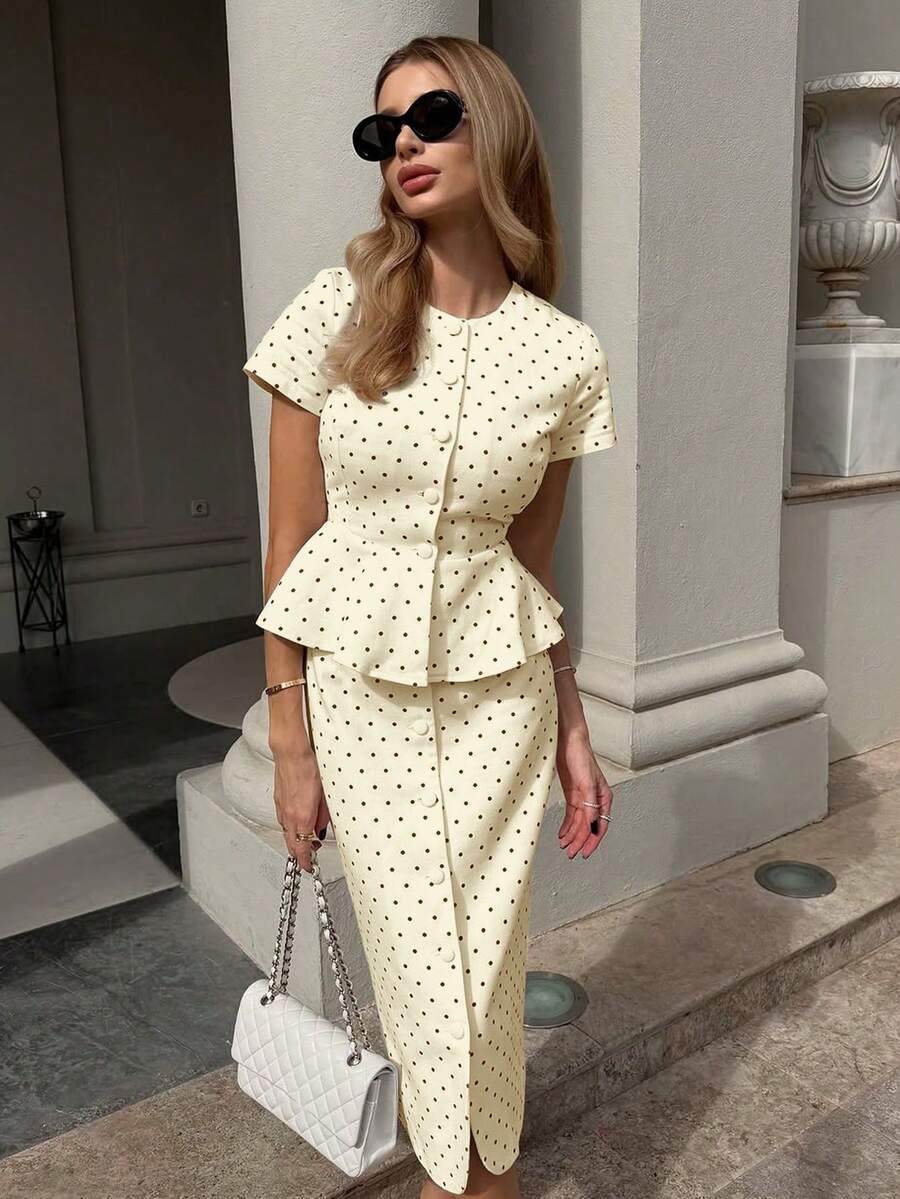 Conjunto de dos piezas para mujer, top con volantes y falda midi de lunares, cuello redondo con botones delanteros, estilo bohemio casual y lindo, tela sin elasticidad, para verano, vacaciones, cumpleaños, ceremonia de graduación y salidas - Albaricoque - Ver 1
