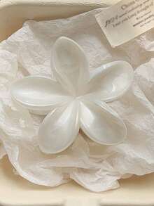1pc Acrylic Plumeria Hair Claw Clip, White Pearl Luster 3D Petal Design, Elegant Sweet Women's Updo Hair Accessory, Fresh Elegant For Wedding, Party, Date, Daily, Face Washing, Makeup, Travel, Vacation, Photography - Multicolor - View 3