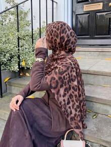 1件女款波希米亞風時尚水墨豹紋印花圍巾，春夏街頭休閒希賈布防曬披肩，適合日常穿著，適合夏季海灘 - 粉紅棕豹紋 - 查看 4