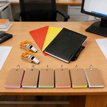 APODESS Loseblatt-Notizbuchset: 2 große Notizbücher (gelb/orange), 4 kleine Notizbücher (blau/weiß/rosa/grün), 2 silberne Trillerpfeifen, 2 Schiedsrichter-Notizbücher. Zur Organisation von Veranstaltungen – mehrteiliges Party-Geschenkset. - Übersicht 2