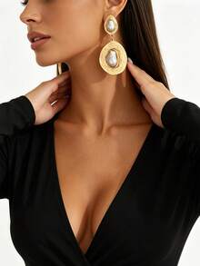 1 Pair Women's Vintage European Style Double Layer Asymmetrical Oval Inlaid Faux Baroque Pearl Long Dangle Earrings, Gold And White Asymmetric Pearl Oversized Geometric Long Stud Earrings, Suitable For Banquet, Daily, Vacation, Fashion Party - Golden Yellow+White - View 1