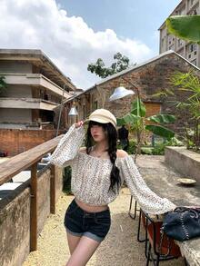 Crop Top Wanita Lucu dengan Bahu Terbuka dan Lengan Mengembang, Motif Polkadot, Lengan Panjang dengan Bahu Terbuka, Cocok untuk Pakaian Sehari-hari dan Liburan. - Putih - View 2