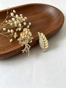 2件精緻花卉胸針，色彩鮮豔繽紛，工藝細膩，展現優雅氣質，為穿搭增添浪漫氛圍，時尚百搭之選 - 彩色 - 查看 5