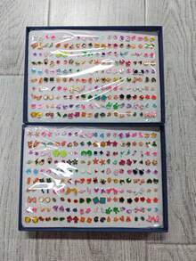 RINTOLER Juego de pendientes de plástico geométricos minimalistas de estilo japonés & coreano de colores, se vende con caja, estilo & color aleatorio, 100 pares (estilo & color aleatorio) - Multicolor - Ver 6