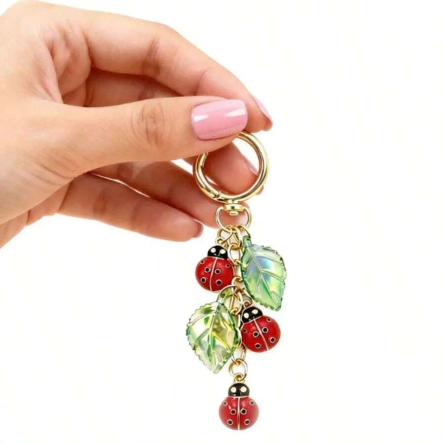 1 Peça Pingente de Chaveiro de Folha de Joaninha em Esmalte, Projetado com Joaninha + Folha + Artesanato em Esmalte, Perfeito como Presente de Aniversário, Casamento, Dia do Professor, Ano Novo, Adequado para Amigos, Amantes, Professores, Colegas de Classe