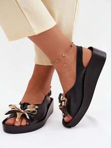 Elegante und bequeme Damen-Sandalen aus Leder S.Barski KV61-6045 mit dekorativer Verzierung auf einem zarten Keilabsatz Gold Schwarz - Schwarz - Übersicht 4