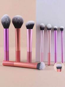 Pinceles de alta calidad, que incluyen pinceles para polvo, pinceles para rubor, pinceles para contorno, pinceles para sombras de ojos y pinceles para iluminador, te ayudan a crear el look de maquillaje perfecto.Set de pinceles de maquillaje - Un imprescindible para viajes y vuelta al colegio - Multicolor - Ver 3