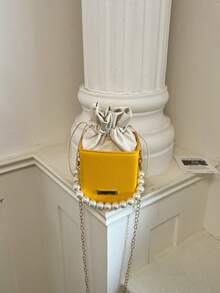 1 pieza Mini bolso bandolera de moda con cordón, de PU de unicolor con relieve a rayas y decoración de cadena de perlas, portátil, adecuado para el uso diario de las mujeres - Amarillo - Ver 6