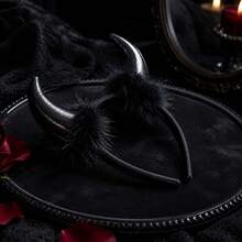 1pc Halloween Horn Headband, Women's Holiday Photo Prop, Face-Slimming Hair Hoop, Random Color - View 3