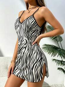 1 Peça Camisola Curta Elegante e Sexy com Decote em V, Alças Finas, Estampa de Zebra, Costas Abertas e Fenda, Vestido Mini Ajustado de Seda Confortável para Uso Doméstico - Preto e Branco - Visão 4