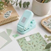 Perforadora de papel con borde de sello postal de 1x0.8 pulgadas para diario de chatarra y scrapbooking, perforadoras de manualidades apilables con diseño de recorte de alineación de precisión para hacer tarjetas - Verde claro - Verde medio - Ver 3