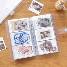 Ini adalah album foto minimalis berukuran 3 inci yang dapat memuat foto berukuran 2,55 x 8,99 cm. Album ini memiliki desain transparan buram dengan 84 halaman, sehingga sangat cocok untuk menyimpan kartu permainan dan merekam kenangan, serta sesuai untuk penggunaan di rumah dan sekolah. - beraneka warna - View 7