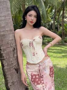 Top Dazzle 優雅女款針織無肩帶短版上衣，抽褶胸部設計、露背細節與不對稱下擺 - 白色 - 查看 2