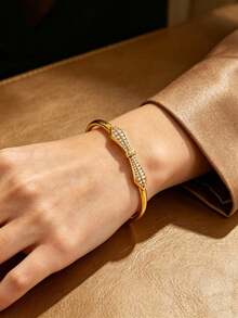 1pc Gold-Plated Copper Bracelet With Cubic Zirconia Bow Design, High-Quality Exquisite Jewelry, Ideal Gift For Wedding, Birthday, Valentine's Day Or Daily Wear For Friends, Family And Couples - Gold - View 5
