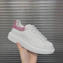 White MQ Wedge Sneakers With Black Heel Panel – Oversized Style Sneakers For Women And Men - 粉紅色格利特 - 查看 2