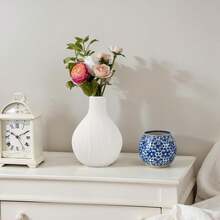 White Ceramic Vase, 13 Cm Mini Vase With Vertical Grooves, Matte, Simple Bud-Style Design, Suitable For Fresh Flowers, Dried Flowers, Pampas Grass And Artificial Roses; Ideal For The Dressing Table, Living Room, Bedside Table In The Bedroom, As Table Decoration At Weddings And As A Housewarming Gift - White - View 7