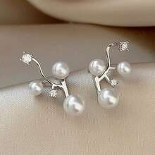 2 Buah Anting Tusuk Berlian Imitasi & Mutiara Berkilau Motif Langit Berbintang untuk Wanita, Perhiasan Anting Desain Unik dan Mewah - Perak - View 6