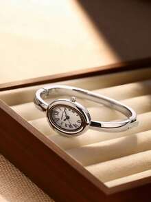 1pc Women's Minimalist Vintage Delicate Small Versatile Bracelet Quartz Watch Suitable For Daily Wear - Silver - View 4