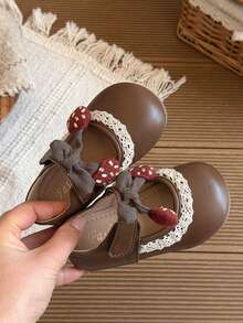 Girls' Mushroom Bow Soft Sole Mary Jane Princess Shoes - Brown - View 4