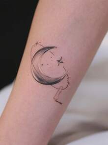 1件草本素描漸層新月星星孤獨人物橫向正方形圖案臨時紋身貼紙，逼真假紋身設計，適合日常、單身派對伴手禮、音樂節、遊戲、畢業禮物，可維持7-14天 - 黑色 - 查看 5